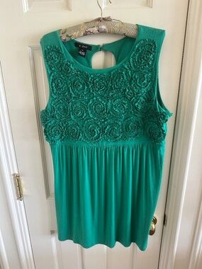 U-KNIT KELLY GREEN FLOWERED TUNIC, SLEEVELESS-NWT/XL